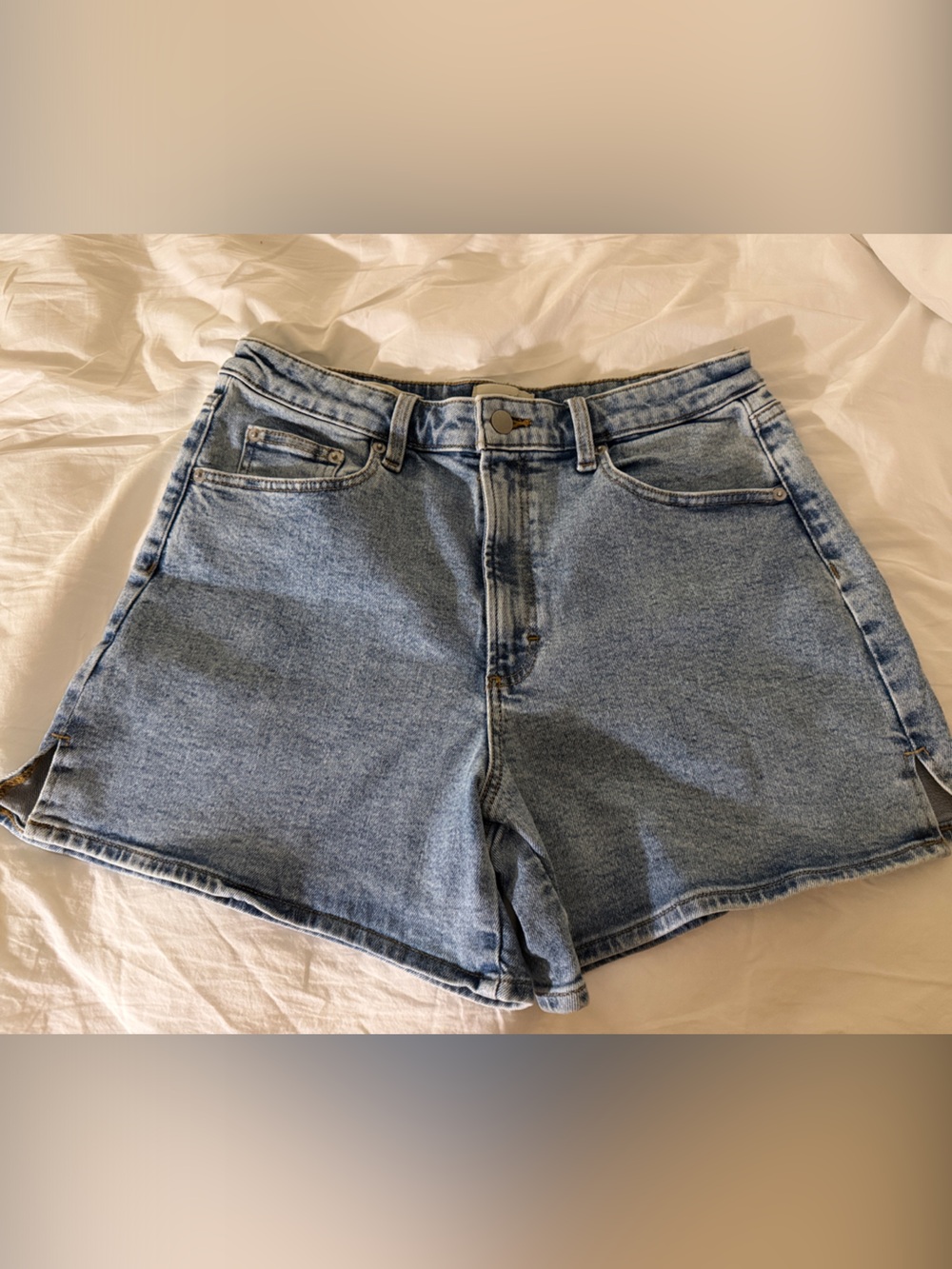 NWOT Universal Thread A-Line Light Blue Denim Women's High-Rise Shorts